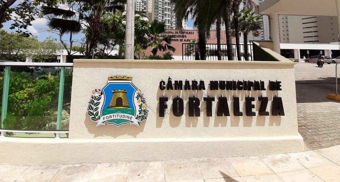 Concurso CE: Câmara de Fortaleza está com mais de 75 VAGAS DISPONÍVEIS!