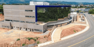 Concurso Santana de Parnaíba Saúde SP: salários entre R$ 2.974,05 e R$ 13.661,30!