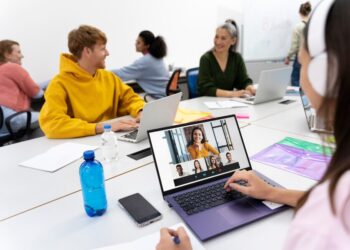 10 MIL VAGAS em Cursos Gratuitos Online para JOVENS! Saiba como se inscrever