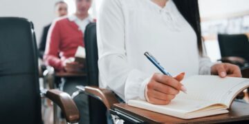CONCURSOS PÚBLICOS em Junho; Chances em diferentes setores; Veja