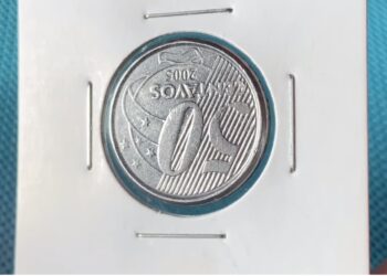 Moeda 50 centavos 2005 reverso invertido