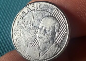 Moeda 50 centavos rastro nas estrelas