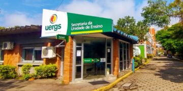 UERGS retifica edital de concurso com 27 vagas
