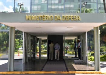 Ministério da defesa solicita a abertura de novos concursos para preencher vagas de instituições vinculadas ao ministério.