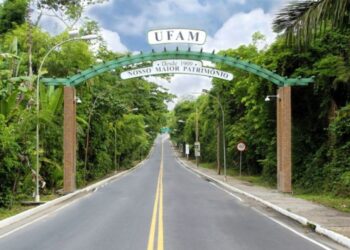 UFAM: concurso com 25 vagas para níveis médio e superior