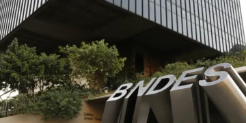 O BNDS Desempenha Um Papel Essencial Na Atração De Investimentos Para o País. Imagem: Agência: Brasil.