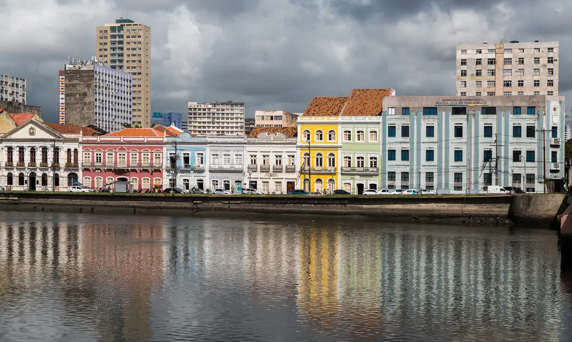 Petrolina, Salgueiro e Araripina oferecem Uma Variedade de Vagas de Emprego. Imagem: Agência Brasil.