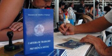 O NAT Busca Contribuir Para a Empregabilidade e o Desenvolvimento Profissional da População. Imagem: Agência Brasil.