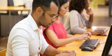 Por que um curso técnico pode ser a melhor escolha? Veja 5 benefícios!