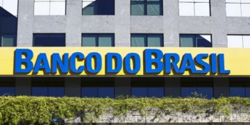 Além do Salário Base, o Banco do Brasil Oferece Auxílios e Bônus Que Podem Aumentar a Renda Mensal. Imagem: Agência Brasil.