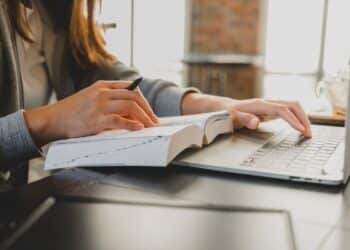 Educação a Distância: Flexibilidade e Inclusão nos Cursos Gratuitos da UFPE