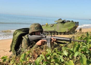 A jornada para se tornar um Fuzileiro Naval é exigente, mas extremamente gratificante. Imagem: Poder Naval