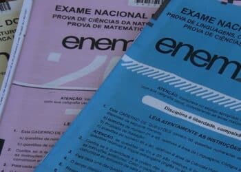 O ENEM pode ser uma grande oportunidade para você estudar no exterior. Imagem: Vestibulando web