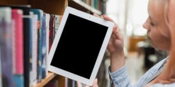 Livros grátis para download. Imagem: Freepik