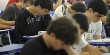 estudantes novo ensino médio 2025