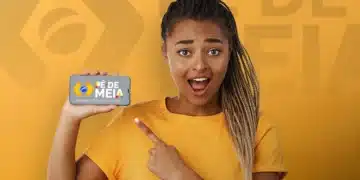 Jovem animada segurando um celular com a logo do programa Pé-de-Meia.