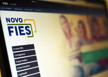 Tela do site do FIES, mostrando as opções de consulta e renegociação.