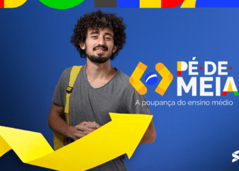 Imagem do programa Pé-de-Meia 2025 com um estudante sorrindo e segurando uma mochila, destacando a poupança do ensino médio.
