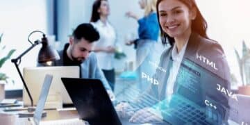 Profissional trabalhando com tecnologia e habilidades de programação no futuro do mercado de trabalho.