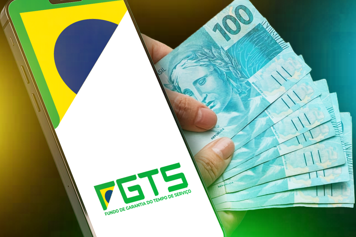 Mão segurando notas de dinheiro ao lado de um celular exibindo o logo do FGTS