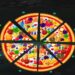 Teste de QI com um ilustração de uma pizza dividida em oito fatias, recheada com símbolos de jogos, frutas e objetos variados.
