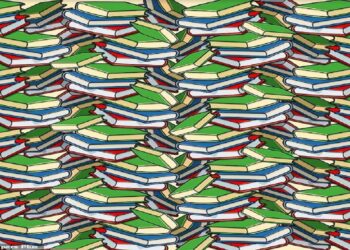 Teste de QI com vários livros empilhados e um lápis camuflado entre eles, em desafio de ilusão de ótica.