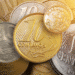 Montagem com moedas de 10 centavos do Brasil, incluindo modelo raro de 1998 em destaque