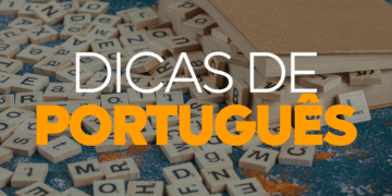 Imagem de um livro aberto e várias peças de madeira com letras espalhadas, simbolizando o estudo da língua portuguesa para escrever corretamente.