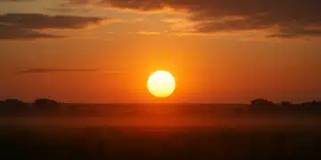 Imagem do nascer do sol. Nasceres do sol: como referir-se ao plural de amanheceres e suas dúvidas gramaticais.
