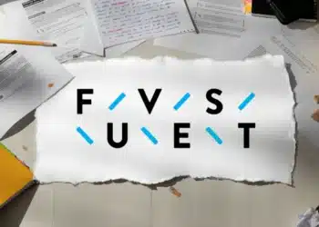 Logo do vestibular Fuvest 2026 com fundo de estudos e documentos, refletindo a novidade da escolha do local de prova.