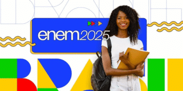 Jovem estudante sorrindo com materiais de estudo em frente ao logo do Enem 2025