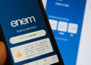 Tela de celular exibindo o aplicativo do Enem com opção de login pelo gov.br.