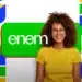 Imagem de uma estudante sorrindo com o logo do MEC Enem – o Simuladão do Enem, com fundo colorido, representando preparação para a redação do Enem.
