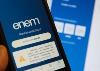 Tela do celular mostrando aplicativo oficial do ENEM 2020 com opção de login único gov.br