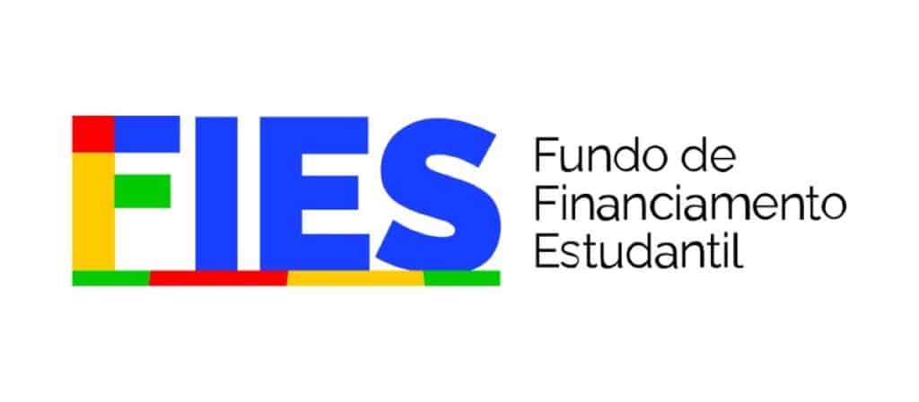 Logo do FIES (Fundo de Financiamento Estudantil) com letras coloridas, representando o acesso ao ensino superior.