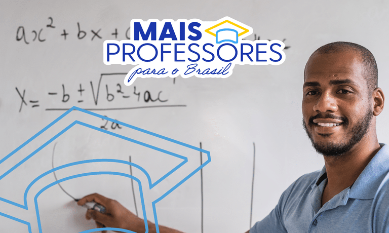Professor explica matemática para alunos em sala de aula, ilustrando o programa 'Mais Professores para o Brasil'.