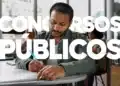 Professor estudando para o concurso da Marinha, com texto sobreposto indicando salários de até R$ 4,8 mil em concursos públicos.