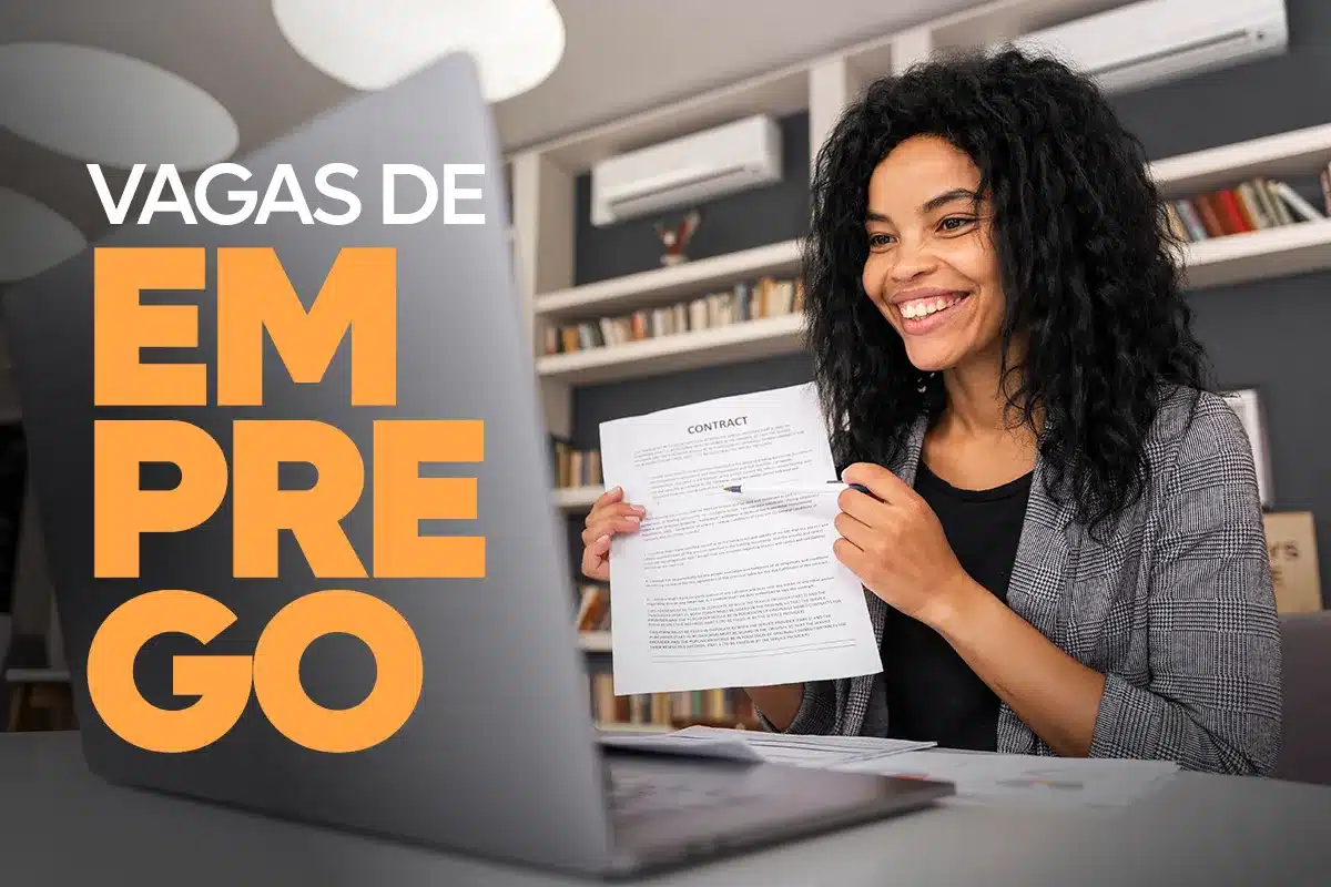 etapas processo seletivo vale contratacao 2026 Mulher negra sorridente em videochamada, segurando um documento de contrato de trabalho (Contract); à esquerda, o texto gráfico "VAGAS DE EMPREGO" em cores branca e laranja.