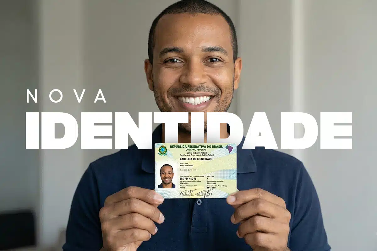 Nova identidade brasileira com sorriso confiante Homem sorridente segurando carteira de identidade oficial do Brasil em fundo neutro