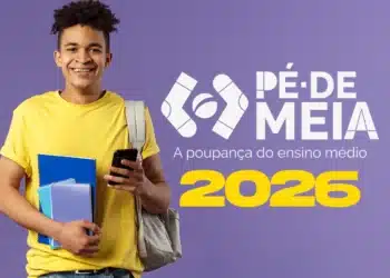 Imagem promocional do Pé-de-Meia 2026, destacando um jovem sorridente com mochila e cadernos, simbolizando a economia para estudantes do ensino médio.