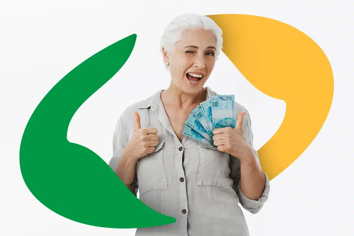 Aposentadoria cresce no Brasil: veja os estados com mais beneficiários do INSS 1 Mulher idosa de cabelos brancos sorrindo e piscando, segurando várias notas de 100 reais em leque à frente do peito, com elementos gráficos em verde e amarelo ao fundo.