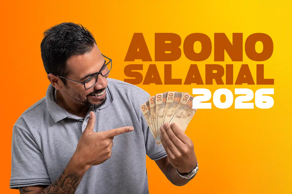 Abono Salarial 2026 Pessoa sorrindo e segurando cédulas de 50 reais, ilustrando o pagamento do Abono Salarial 2026.
