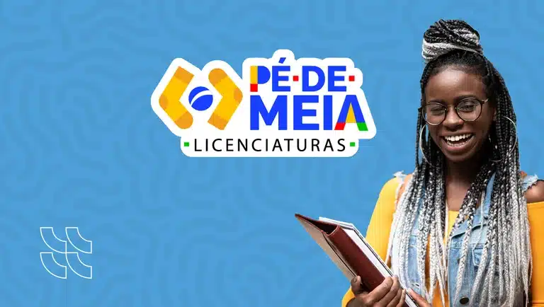 Programa Pé-de-Meia Licenciaturas 2026: Oportunidades Jovem sorrindo com cadernos em mãos ao lado do logo do Pé-de-Meia Licenciaturas