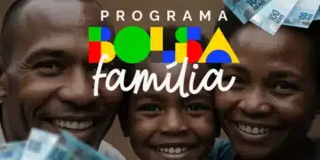 Família beneficiária do Bolsa Família recebendo pagamento de fevereiro de 2026