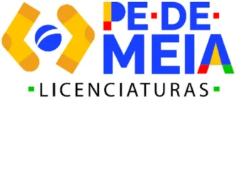 Design com meias amarelas e círculo azul ao lado do texto Pé-de-Meia Licenciaturas colorido, chamando atenção para o período de inscrição e pagamento em 2026
