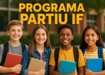 Quatro estudantes sorrindo com mochilas e cadernos, com o texto 'PROGRAMA PARTIU IF' acima.