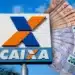 Totem externo da CAIXA Econômica Federal com logotipo em azul e laranja ao fundo de céu azul, ao lado de leque de cédulas de R$ 200 e R$ 50, representando o pagamento do Auxílio Reconstrução pelo banco