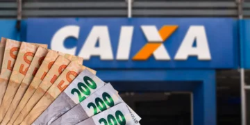 Fachada da Caixa Econômica Federal com cédulas de R$ 50 e R$ 200 reais