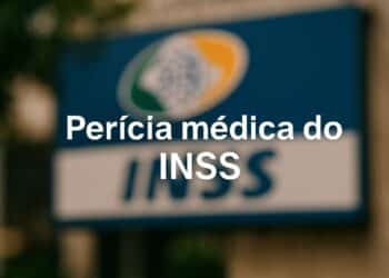 Placa do INSS com os dizeres 'Perícia Médica do INSS'.