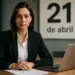 Executiva em reunião no escritório no dia 21 de abril.